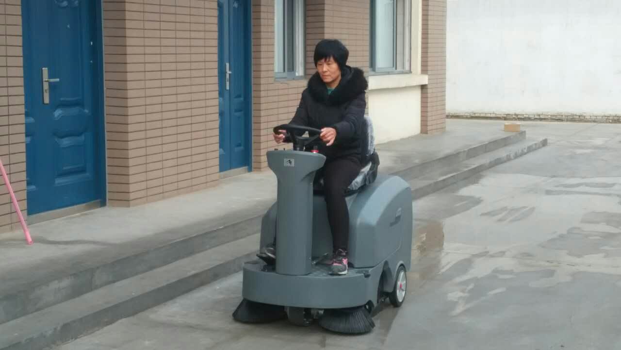 賓館酒店行業用什么樣的掃地車合適？