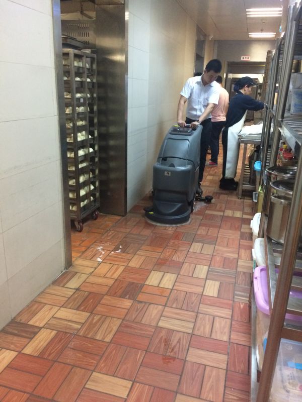 酒店使用手推式洗地機效果怎么樣？